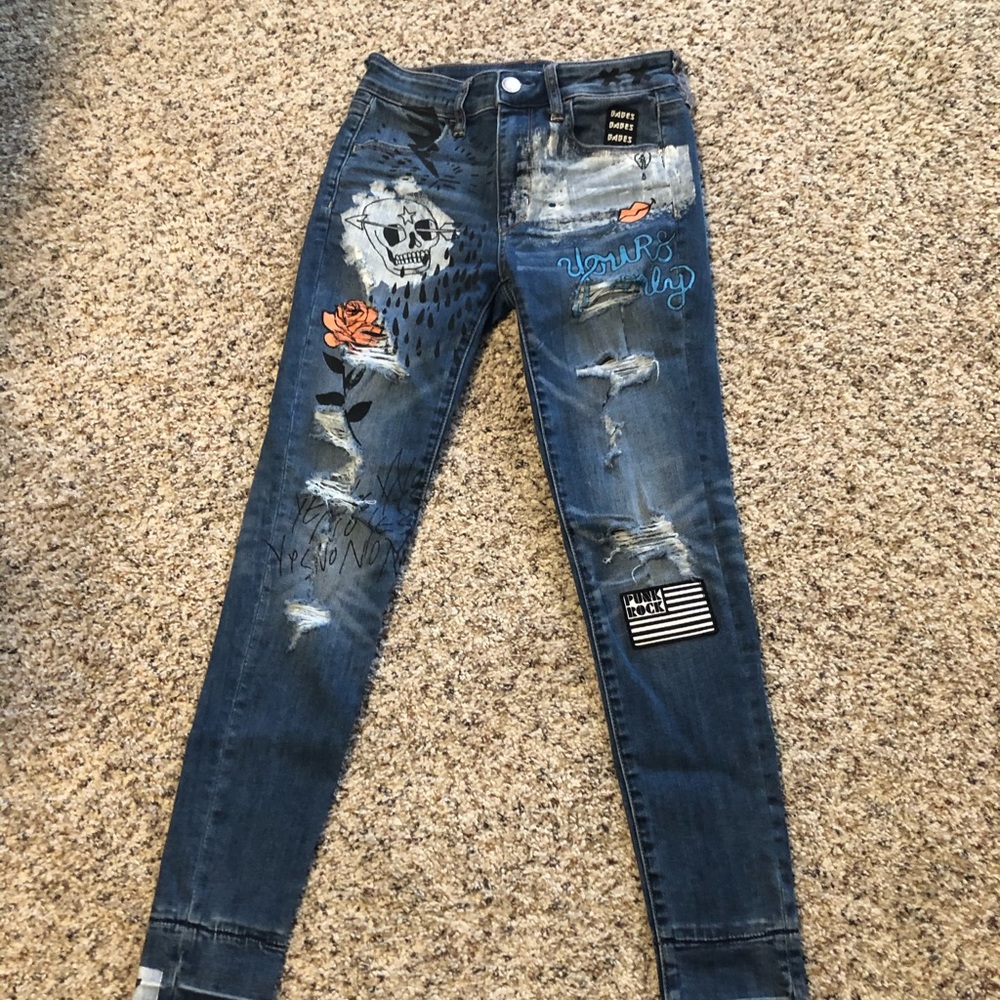 Confetti ripped American eagle high rise jeans